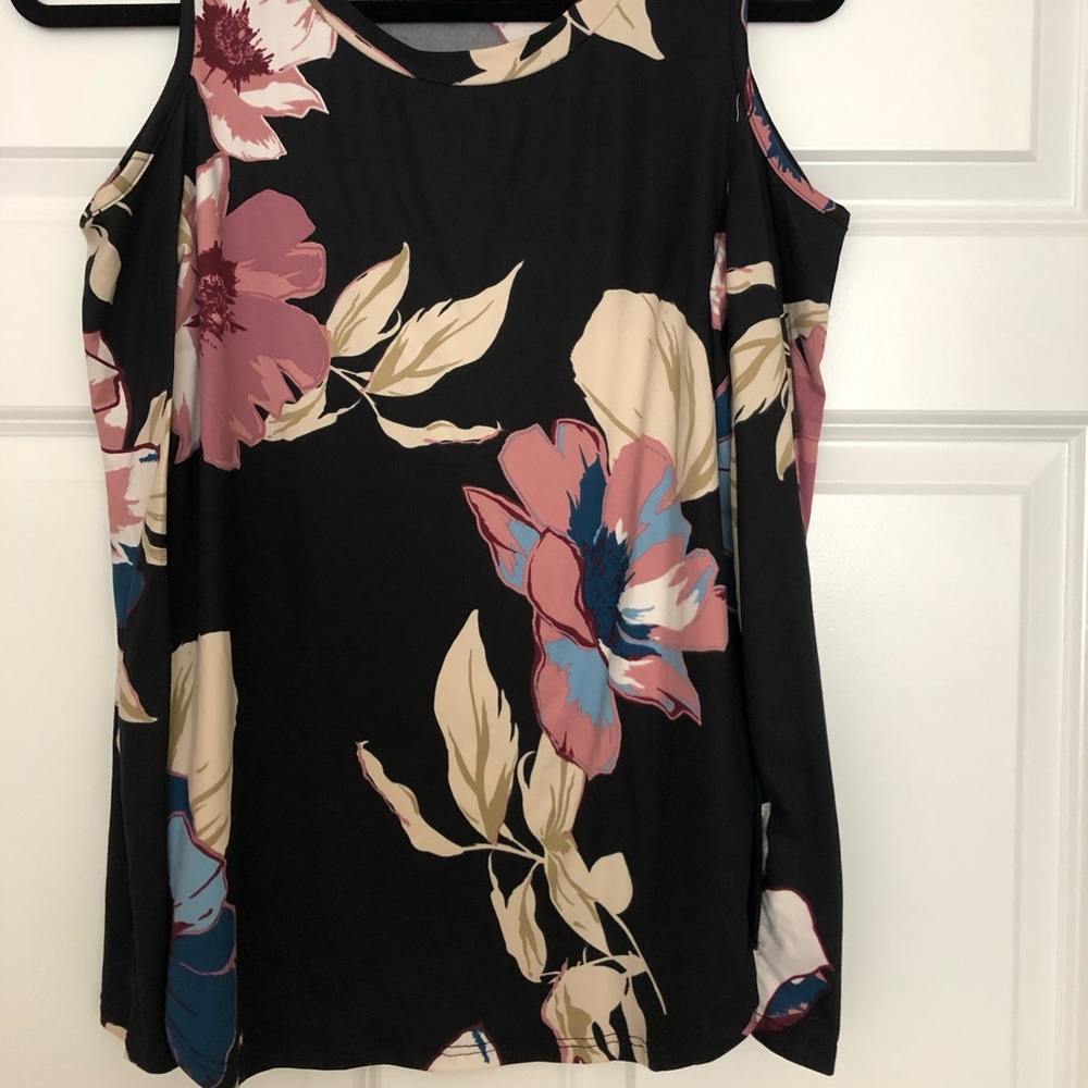 Cold shoulder - Picture 5 of 6